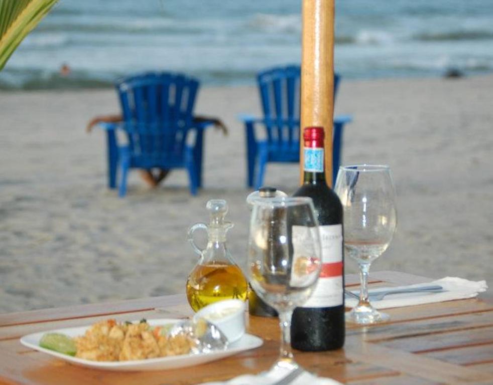 Hotel Y Restaurante Cesar Mariscos 텔라 외부 사진