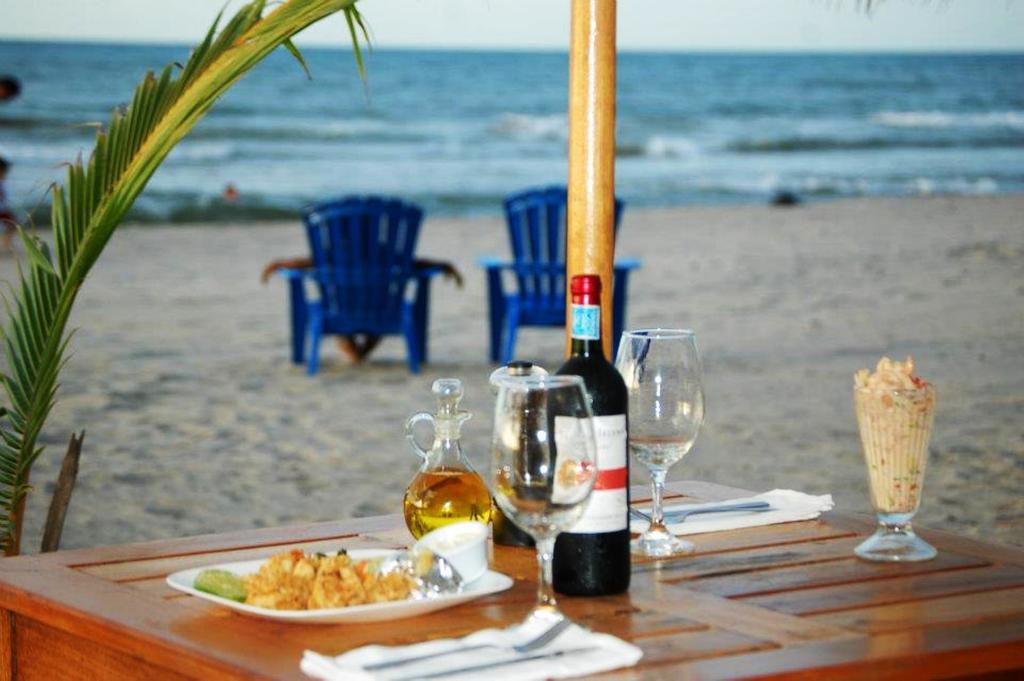 Hotel Y Restaurante Cesar Mariscos 텔라 외부 사진