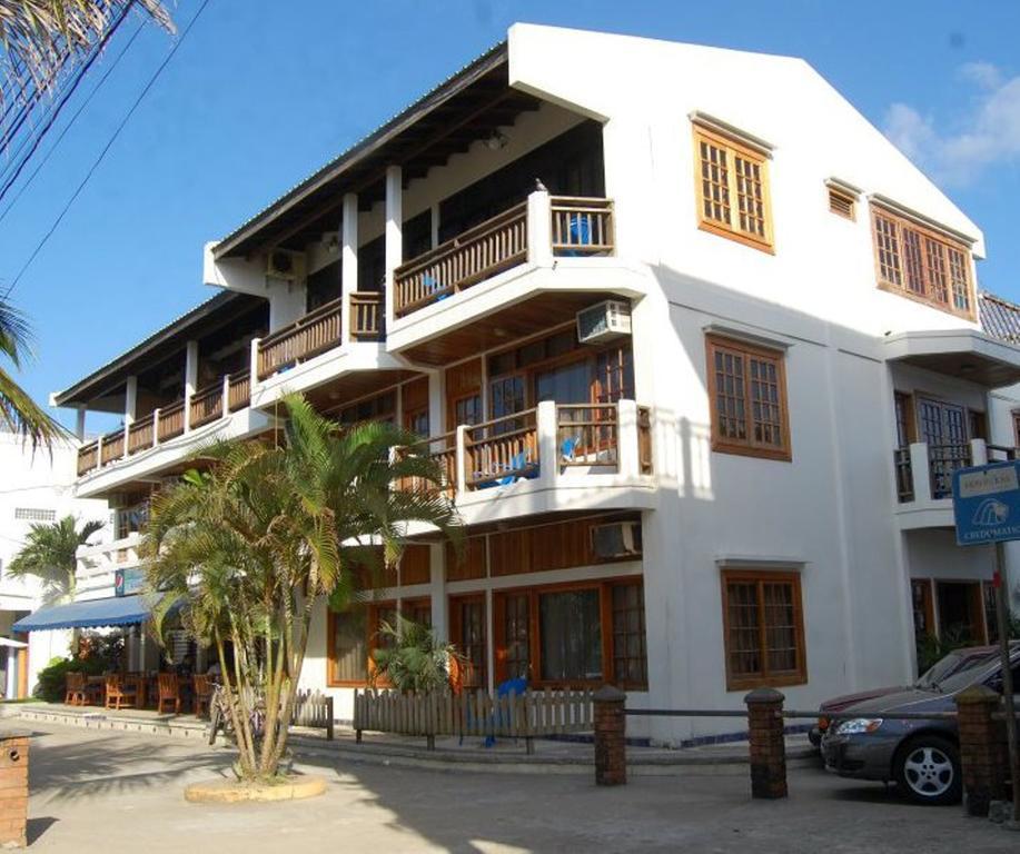 Hotel Y Restaurante Cesar Mariscos 텔라 외부 사진